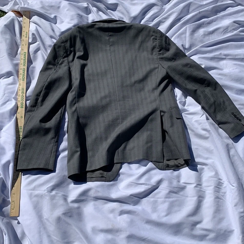Ermenegilodo Zenga suit jacket small size. - Picture 7 of 9